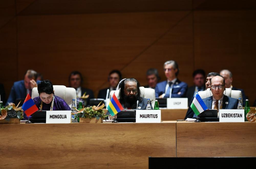 Azerbaijani president participates in 18th Summit of Non-Aligned Movement in Baku (PHOTO)