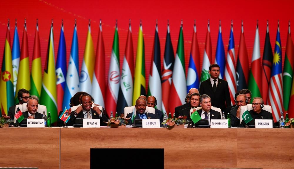 Azerbaijani president participates in 18th Summit of Non-Aligned Movement in Baku (PHOTO)