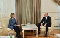 President Ilham Aliyev receives delegation led by UK Prime Minister's Trade Envoy to Azerbaijan (PHOTO)