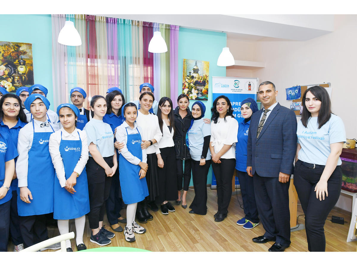 Azerbaijan's First VP visits Rehabilitation Center for children with autism (PHOTO)