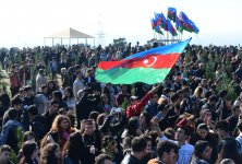 Azerbaijani president, first lady attend tree-planting campaign in Khatai district, Baku (PHOTO)