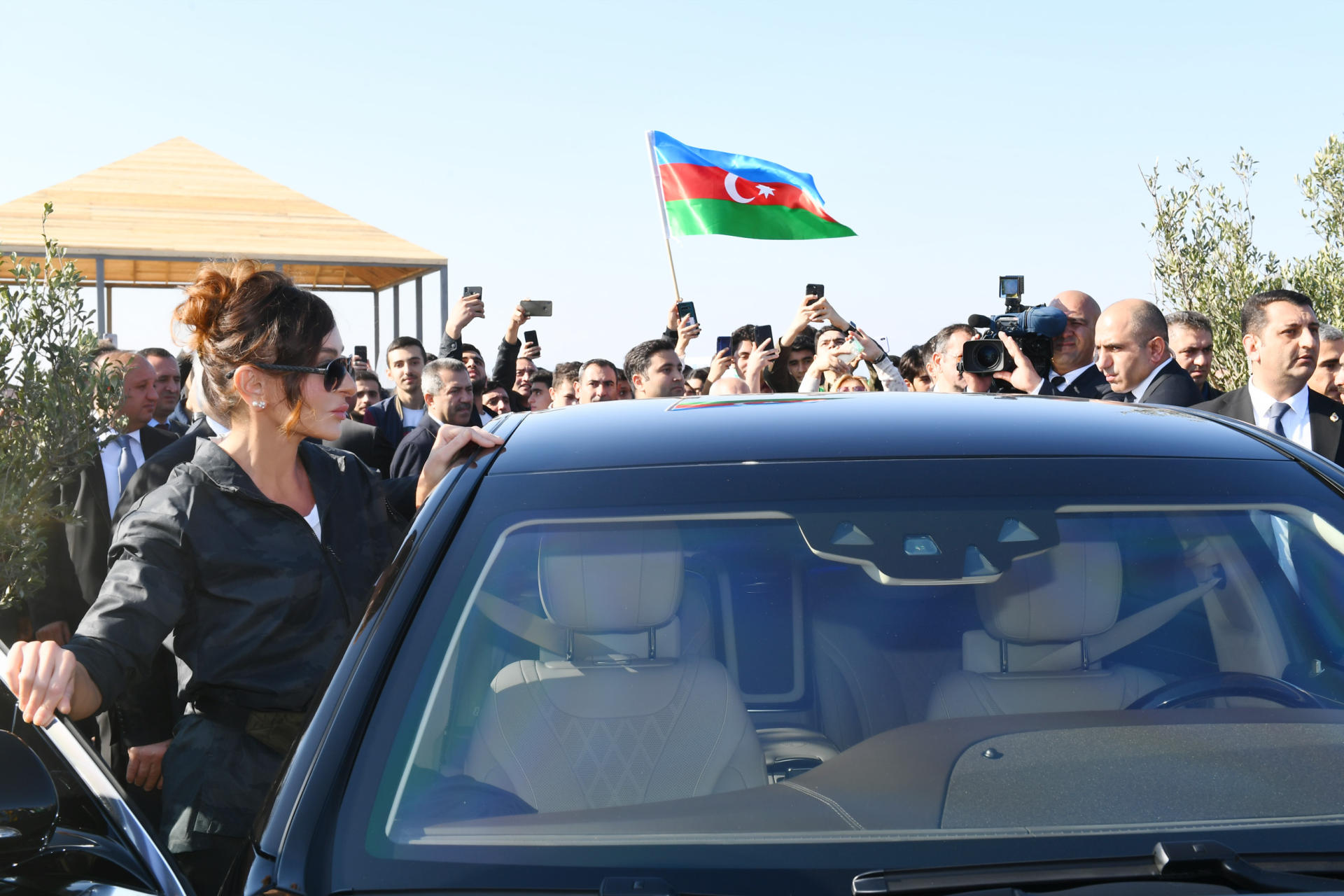 Azerbaijani president, first lady attend tree-planting campaign in Khatai district, Baku (PHOTO)