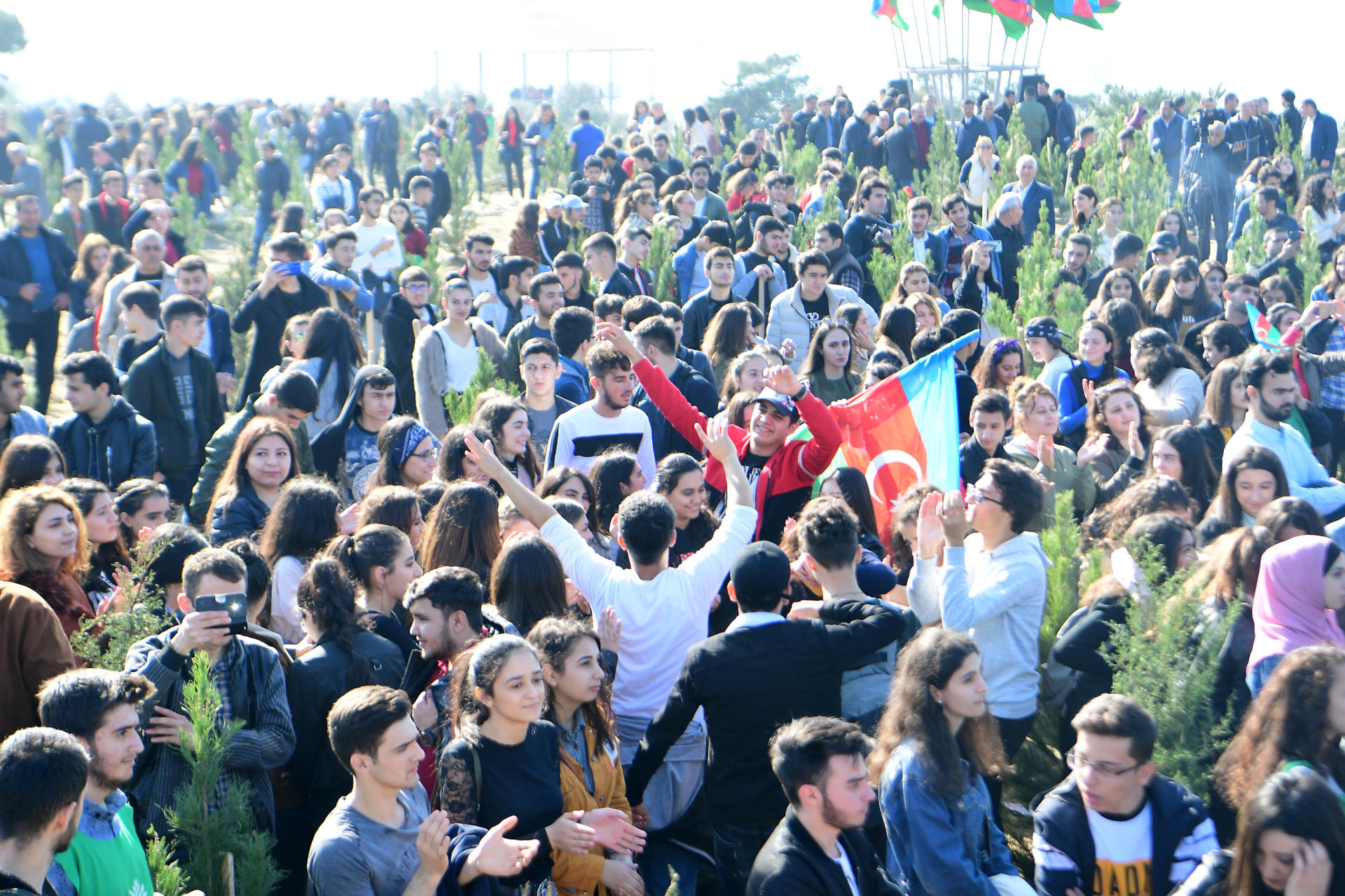 Azerbaijani president, first lady attend tree-planting campaign in Khatai district, Baku (PHOTO)