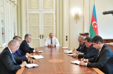 Ilham Aliyev receives newly appointed heads of Shirvan, Zardab, Surakhani, Yasamal, Khatai executive authorities (PHOTO)