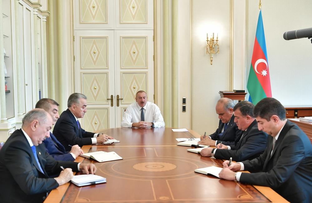 Ilham Aliyev receives newly appointed heads of Shirvan, Zardab, Surakhani, Yasamal, Khatai executive authorities (PHOTO)
