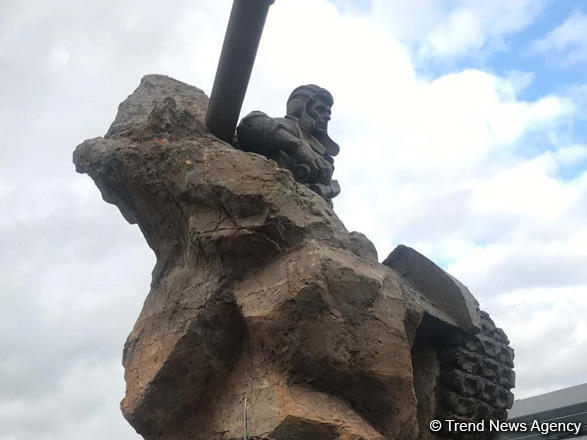 Monument to Azerbaijan’s National Hero Albert Agarunov opens in Baku (PHOTO)