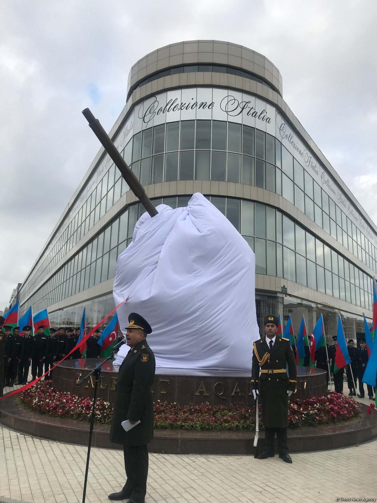 Monument to Azerbaijan’s National Hero Albert Agarunov opens in Baku (PHOTO)