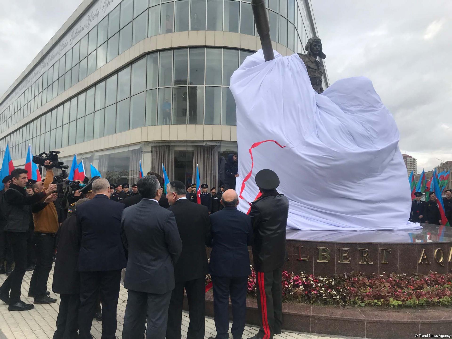 Monument to Azerbaijan’s National Hero Albert Agarunov opens in Baku (PHOTO)