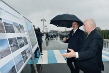President Ilham Aliyev views conditions created at newly built part of Sumgayit Boulevard Complex (PHOTO)