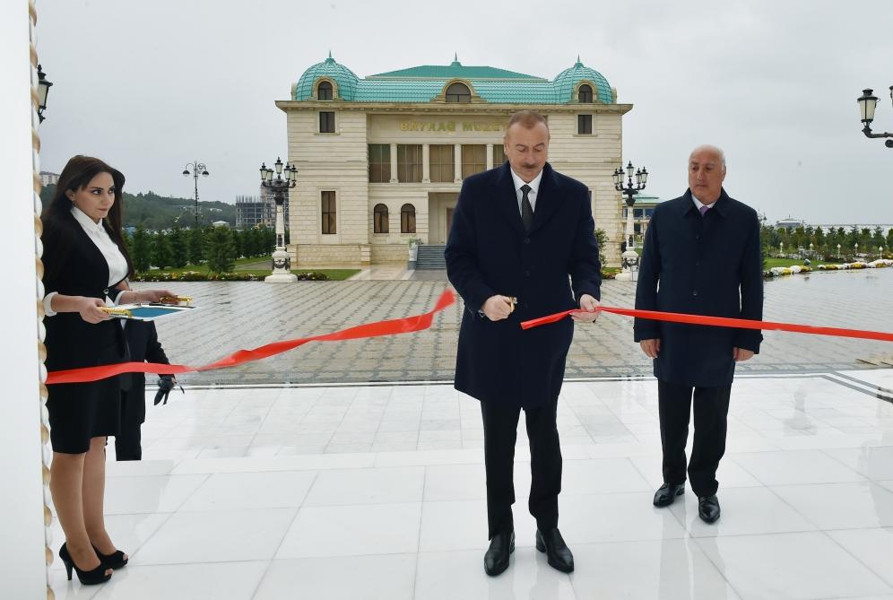 Azerbaijani president inaugurates Sumgayit Mugham Center (PHOTO)