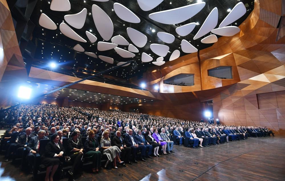 President Aliyev attends ceremony to mark 100th anniversary of Baku State University (PHOTO)