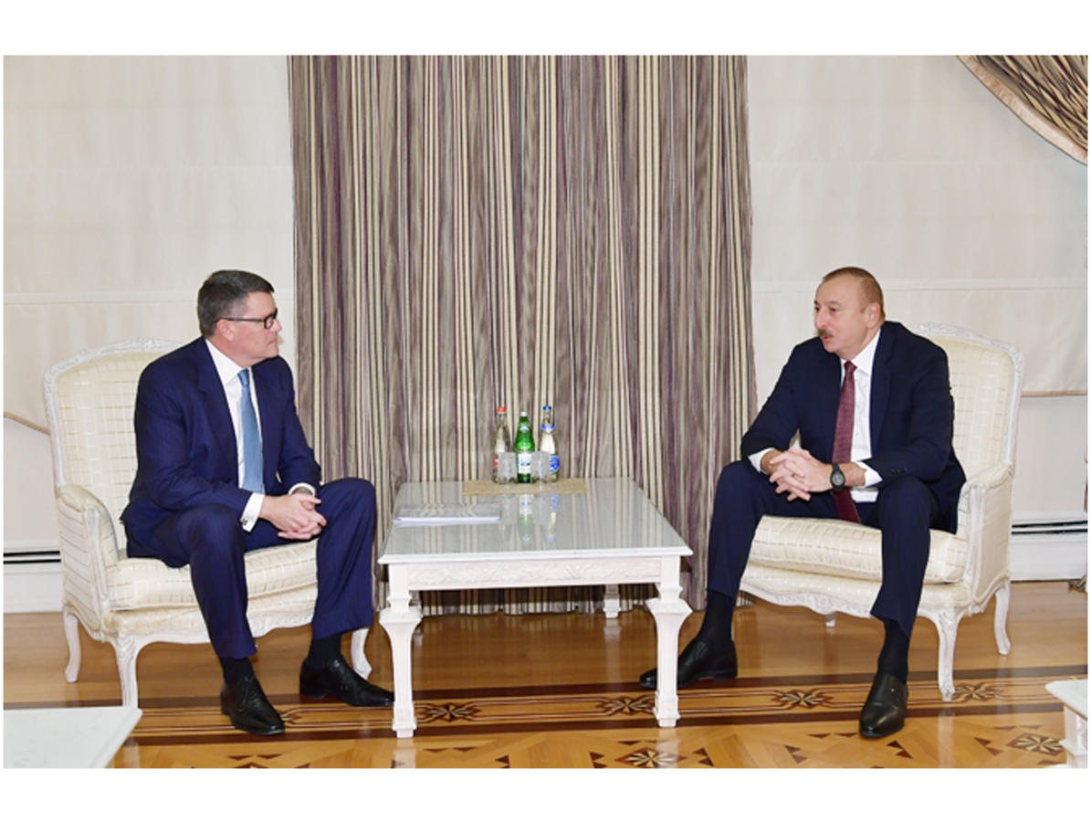 President Ilham Aliyev receives CISCO delegation (PHOTO)