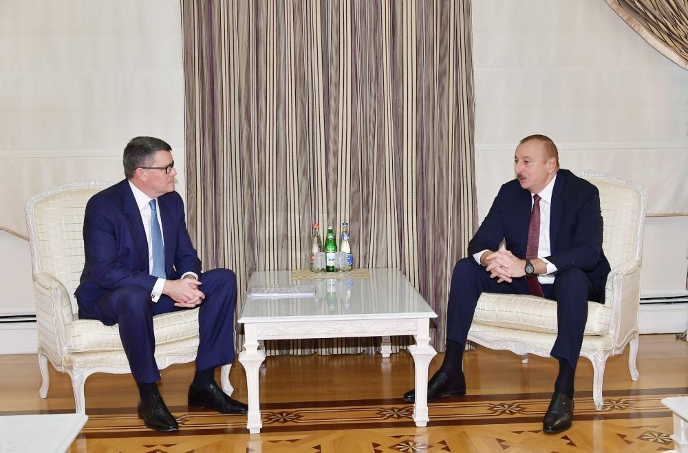 President Ilham Aliyev receives CISCO delegation (PHOTO)