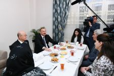 Azerbaijani president views conditions at newly constructed building for earthquake-affected families in Shamakhi (PHOTO)