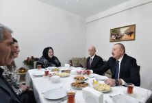 Azerbaijani president views conditions at newly constructed building for earthquake-affected families in Shamakhi (PHOTO)