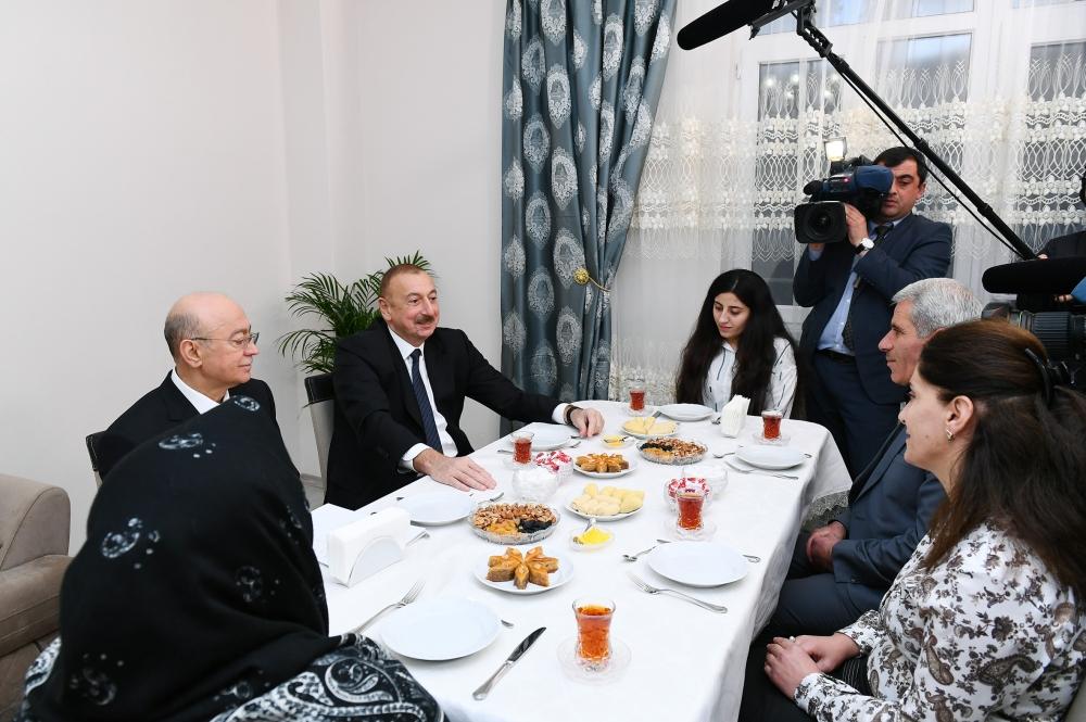 Azerbaijani president views conditions at newly constructed building for earthquake-affected families in Shamakhi (PHOTO)