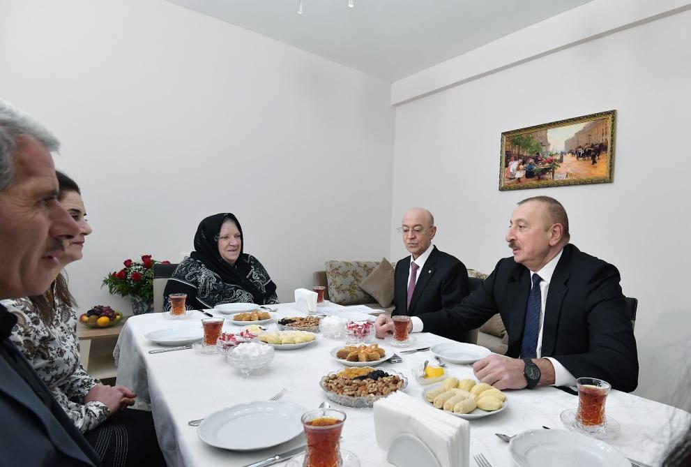 Azerbaijani president views conditions at newly constructed building for earthquake-affected families in Shamakhi (PHOTO)