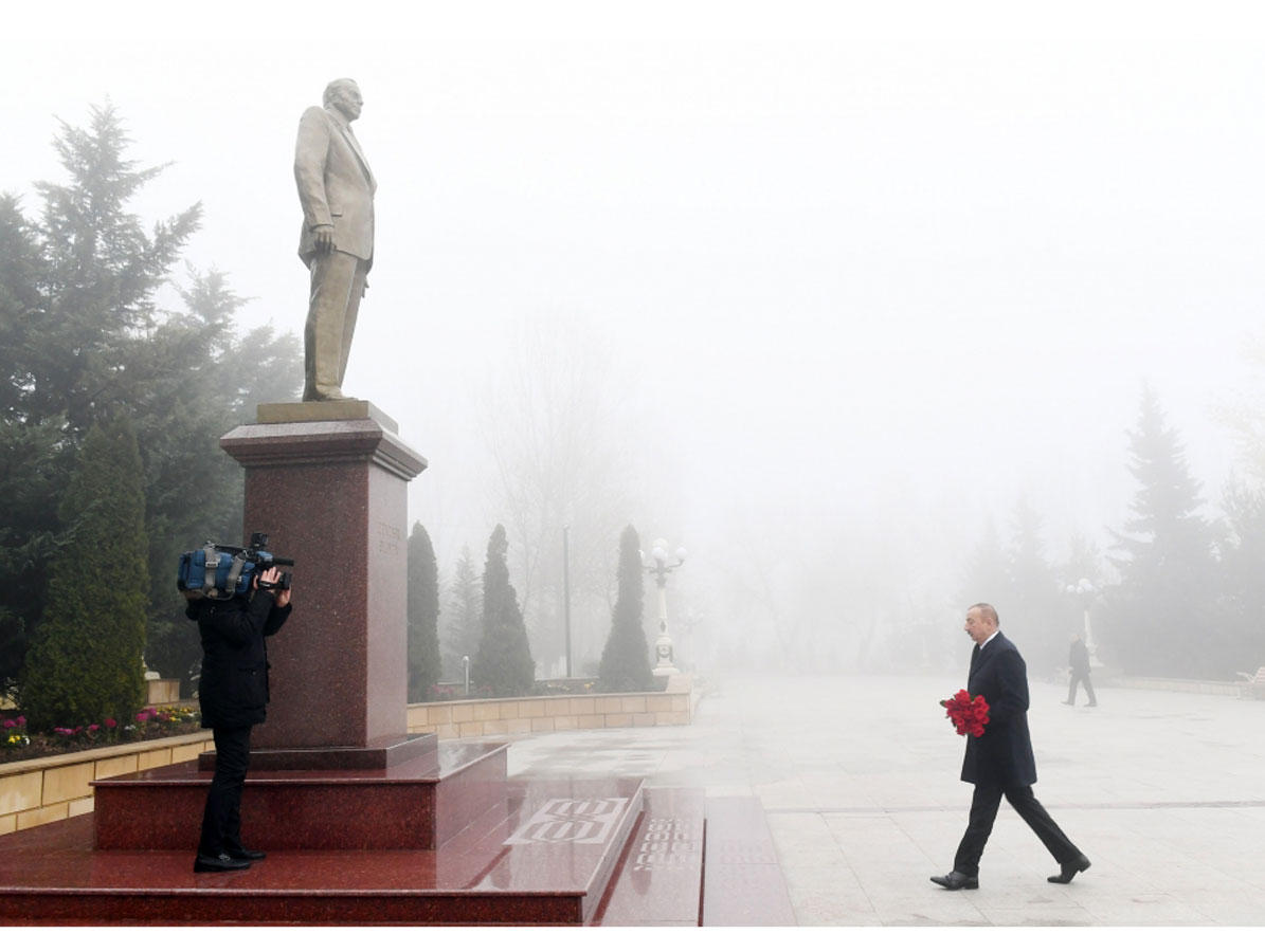 Azerbaijani president arrives in Shamakhi district (PHOTO)