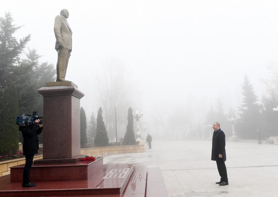 Azerbaijani president arrives in Shamakhi district (PHOTO)