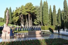 President Ilham Aliyev, First Lady Mehriban Aliyeva visit grave of national leader Heydar Aliyev (PHOTO)