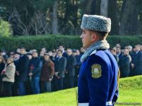 Azerbaijani public reveres memory of great leader Heydar Aliyev (PHOTO)
