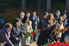Azerbaijani public reveres memory of great leader Heydar Aliyev (PHOTO)