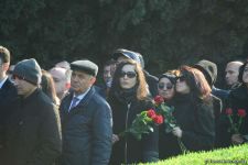 Azerbaijani public reveres memory of great leader Heydar Aliyev (PHOTO)