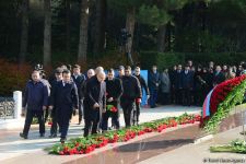 Azerbaijani public reveres memory of great leader Heydar Aliyev (PHOTO)