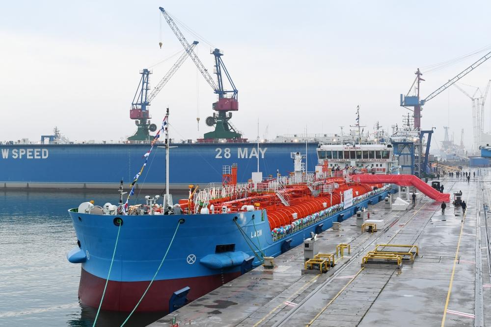 Azerbaijani president attends ceremony to launch first tanker built at Baku Shipyard (PHOTO)