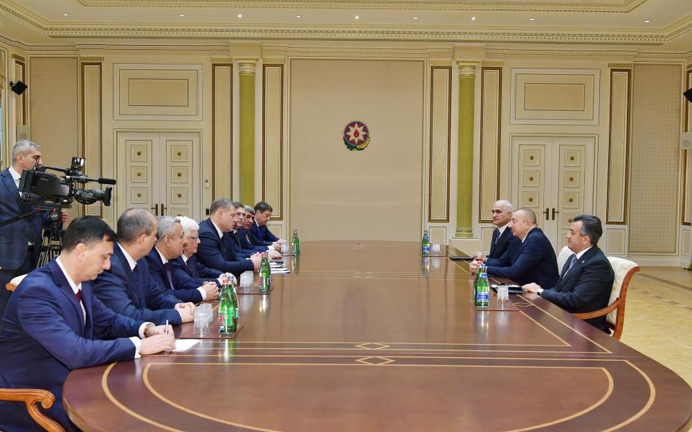 Azerbaijani president receives delegation led by governor of Russia's Astrakhan region (PHOTO)