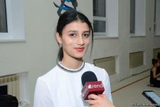 Members of Azerbaijan's national rhythmic gymnastics team meet with young athletes (PHOTO)