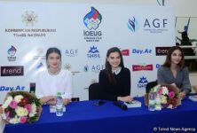Members of Azerbaijan's national rhythmic gymnastics team meet with young athletes (PHOTO)
