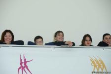 Members of Azerbaijan's national rhythmic gymnastics team meet with young athletes (PHOTO)
