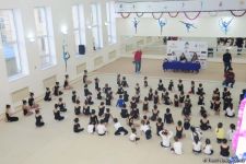 Members of Azerbaijan's national rhythmic gymnastics team meet with young athletes (PHOTO)