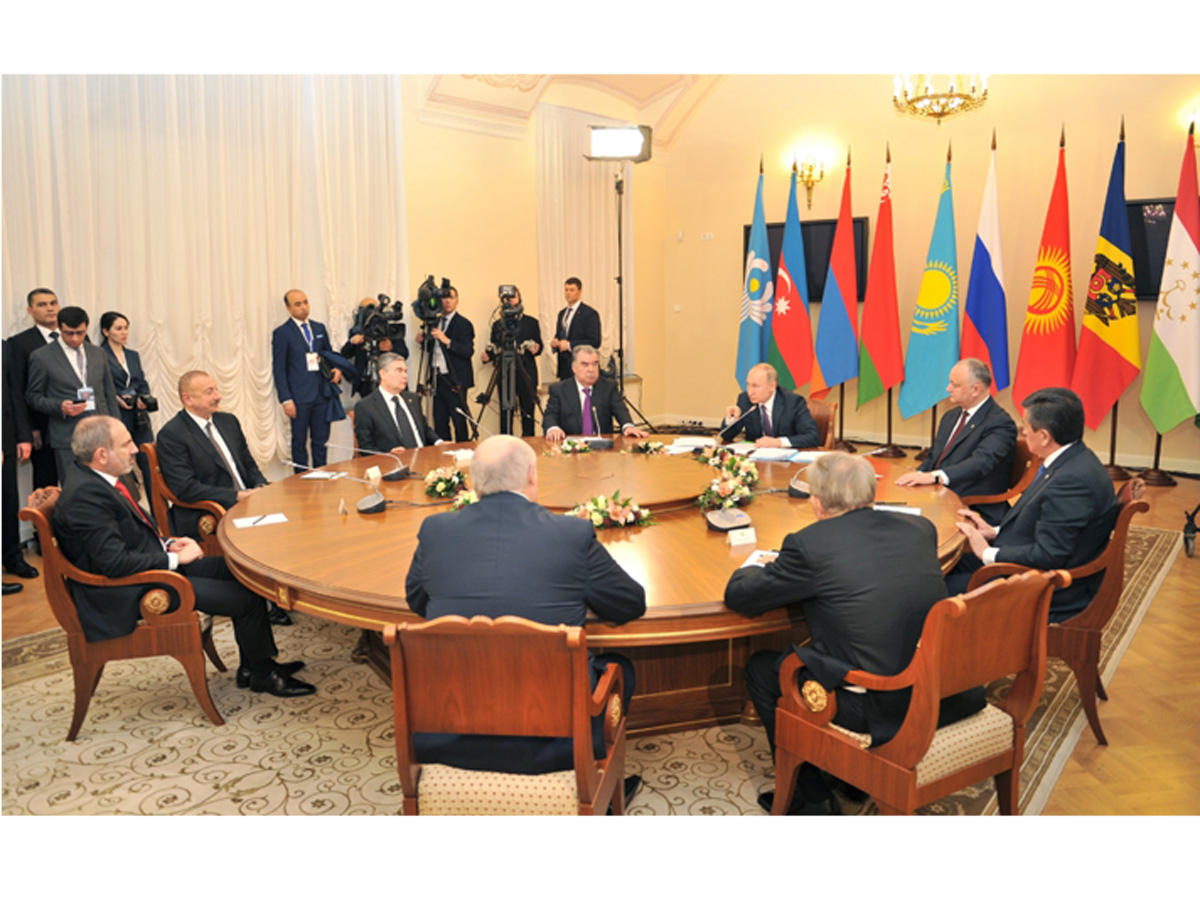 President Ilham Aliyev attended informal meeting of CIS heads of state in St. Petersburg (PHOTO)