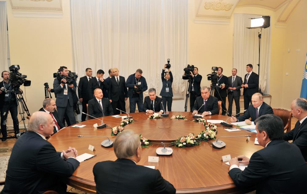 President Ilham Aliyev attended informal meeting of CIS heads of state in St. Petersburg (PHOTO)