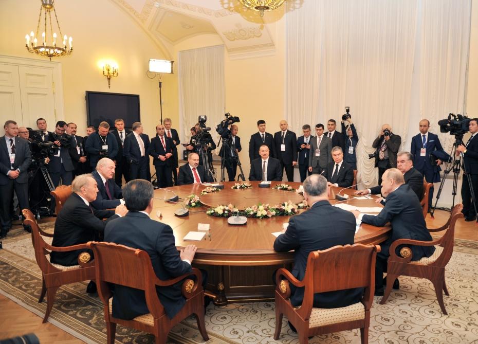 President Ilham Aliyev attended informal meeting of CIS heads of state in St. Petersburg (PHOTO)
