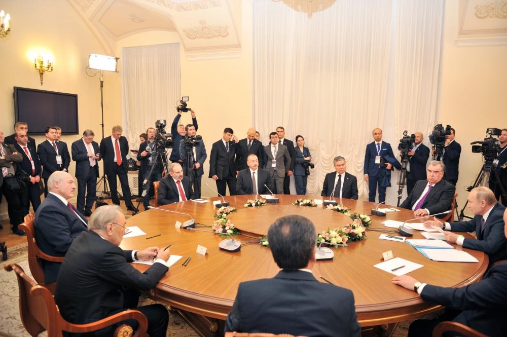 President Ilham Aliyev attended informal meeting of CIS heads of state in St. Petersburg (PHOTO)