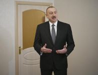 President Aliyev attends ceremony held to give out apartments to Karabakh war vets (PHOTO)