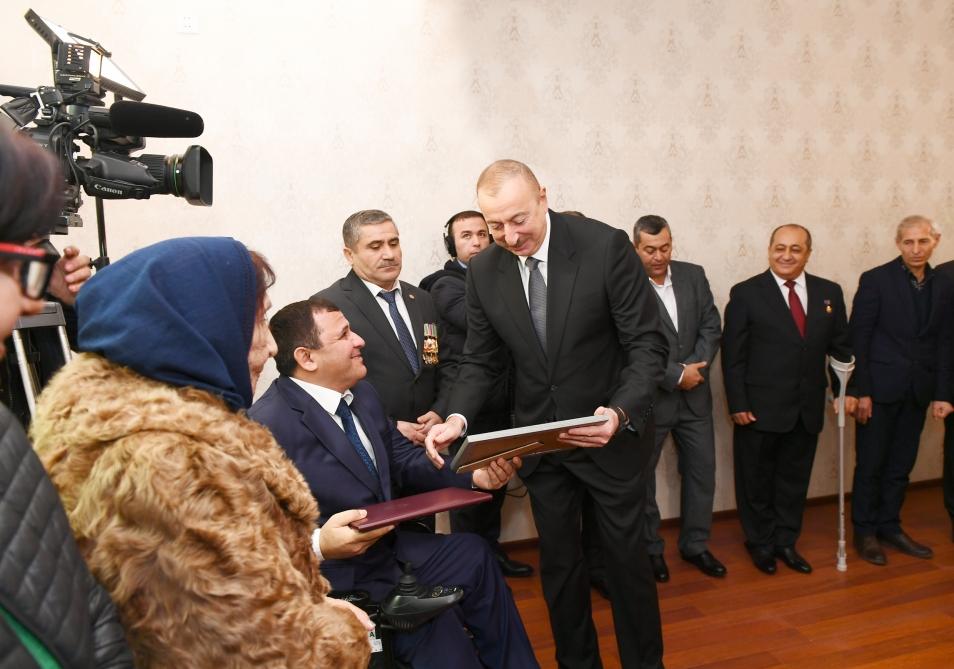 President Aliyev attends ceremony held to give out apartments to Karabakh war vets (PHOTO)