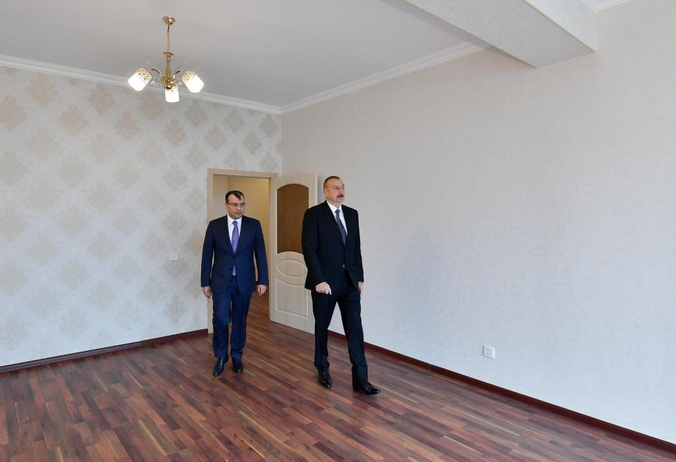 President Aliyev attends ceremony held to give out apartments to Karabakh war vets (PHOTO)
