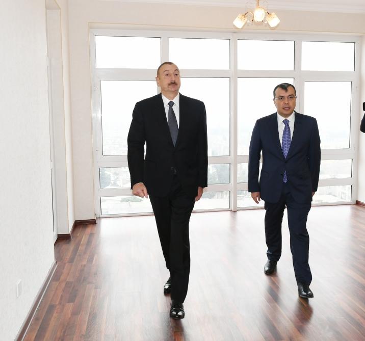 President Aliyev attends ceremony held to give out apartments to Karabakh war vets (PHOTO)