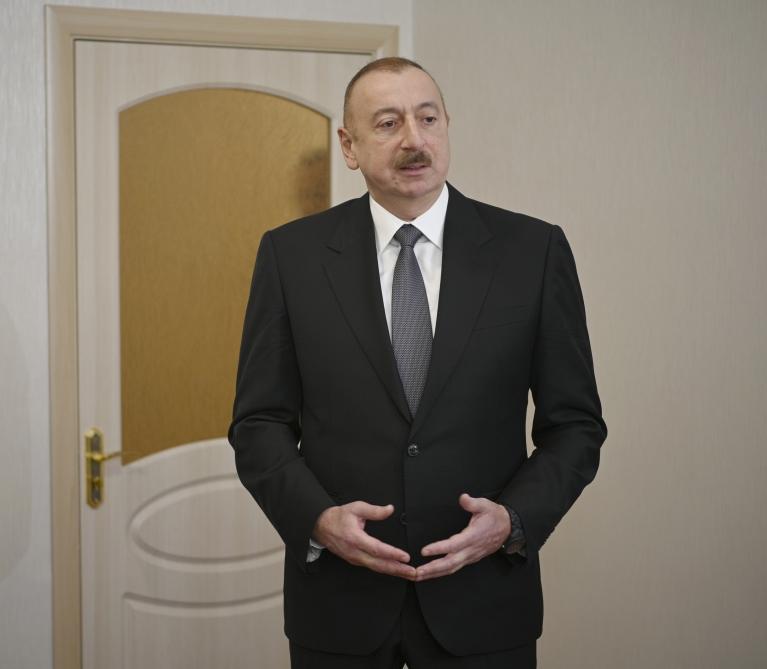 President Aliyev attends ceremony held to give out apartments to Karabakh war vets (PHOTO)