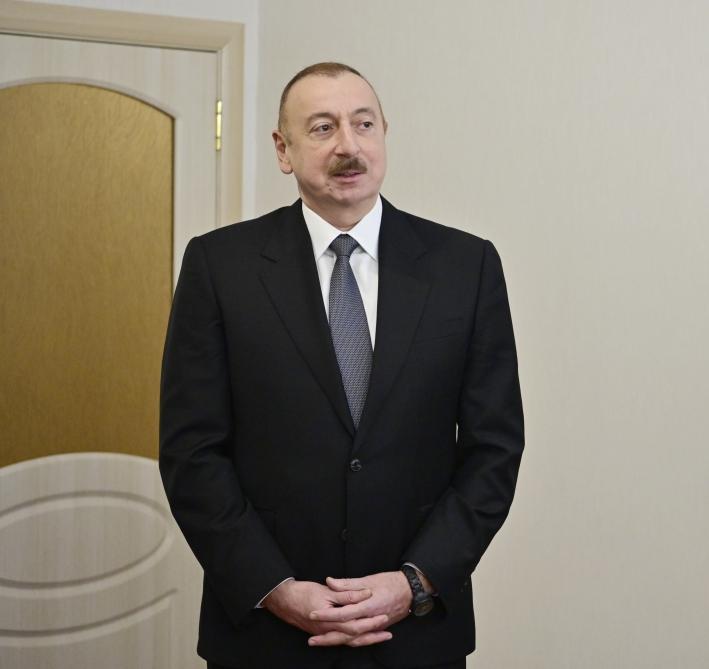 President Aliyev attends ceremony held to give out apartments to Karabakh war vets (PHOTO)