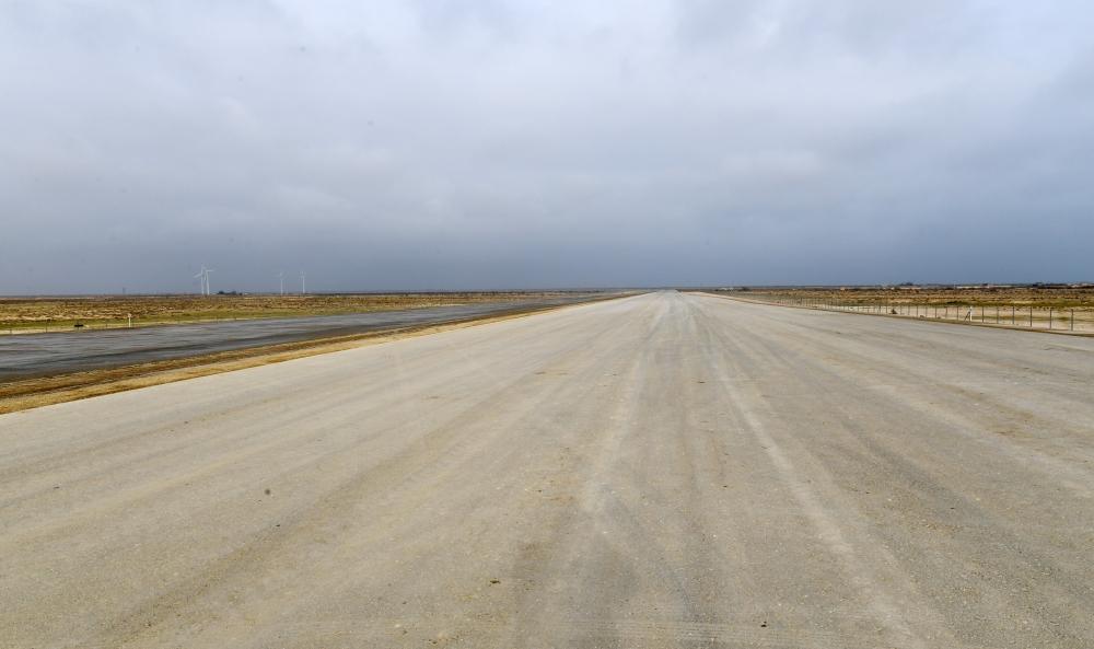 President Ilham Aliyev views construction at Baku-Guba-Russia state border highway (PHOTO)