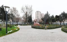 President Ilham Aliyev views ongoing renovation works in another park in Baku (PHOTO)
