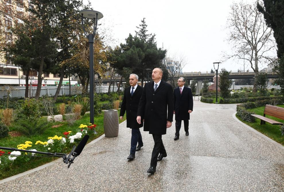 President Ilham Aliyev views ongoing renovation works in another park in Baku (PHOTO)