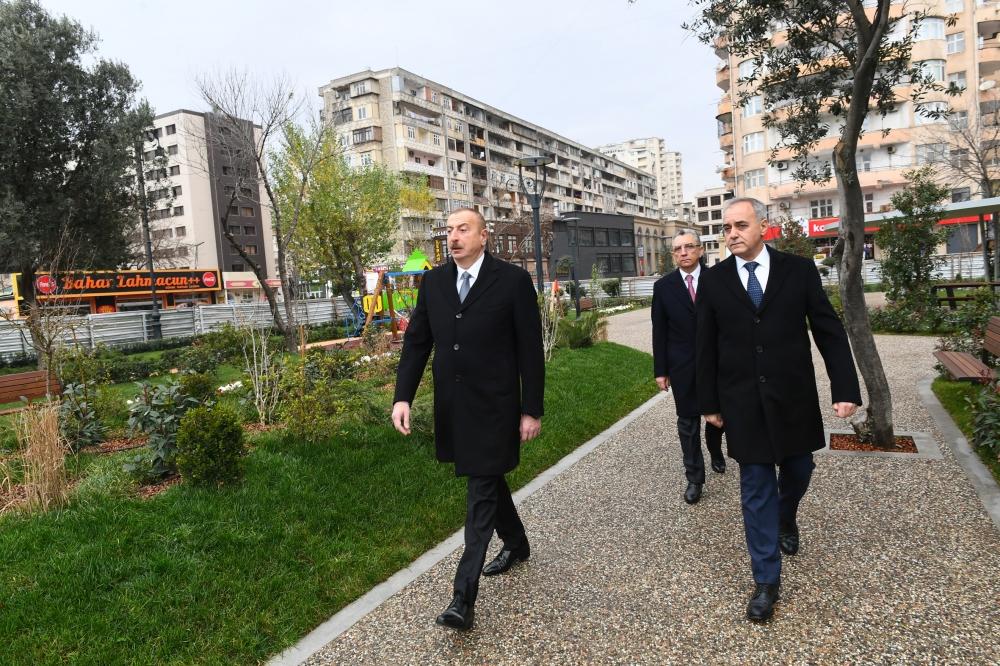 President Ilham Aliyev views ongoing renovation works in another park in Baku (PHOTO)