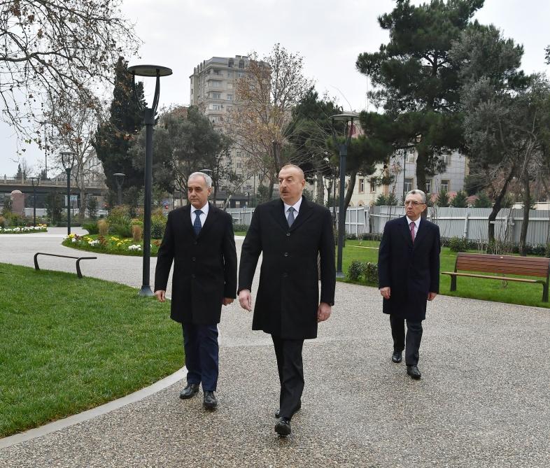 President Ilham Aliyev views ongoing renovation works in another park in Baku (PHOTO)