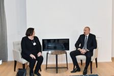 President Ilham Aliyev meets with CISCO Executive Vice President and Chief Financial Officer in Davos (PHOTO)